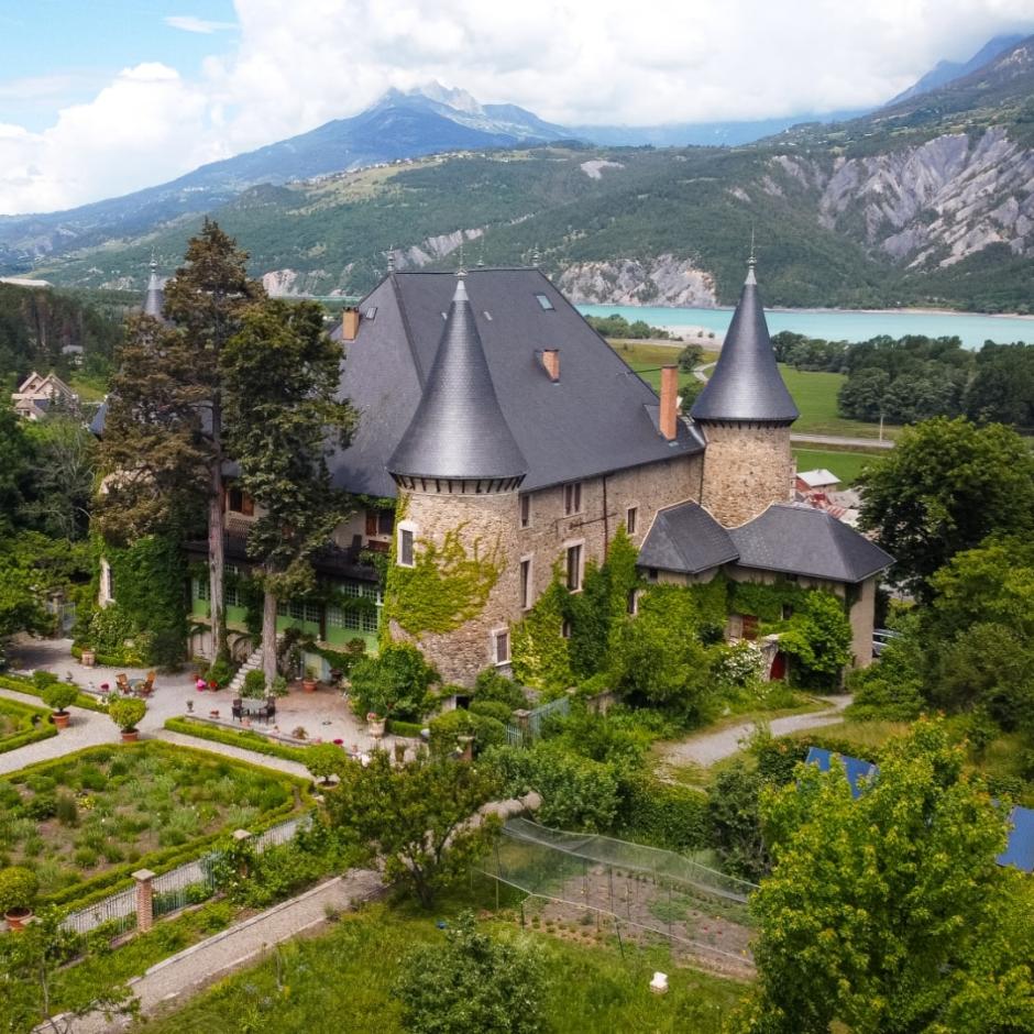 Château, Gardens and Lake